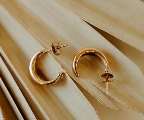 3 Souls Huggie Earring