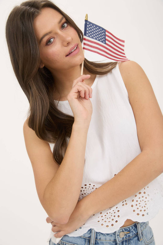 EYELET HEM DETAIL SLEEVELESS BLOUSE
