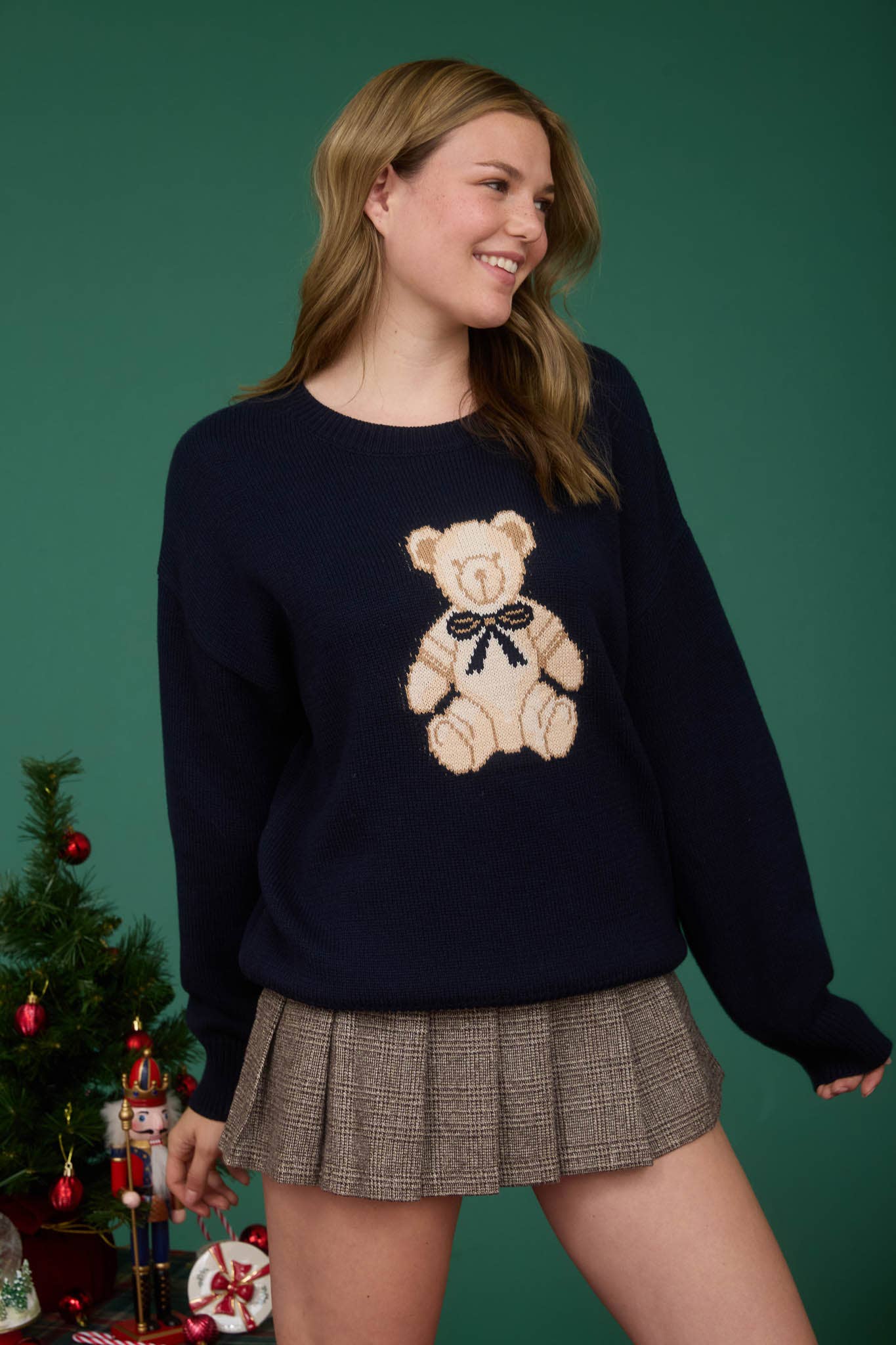 TEDDY JACQUARD CREW NECK KNIT PULLOVER SWEATER